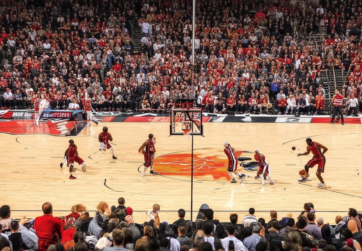 2016-2017赛季NBA公牛vs热火经典对决解析：战术交锋与明星球员风采(图1)